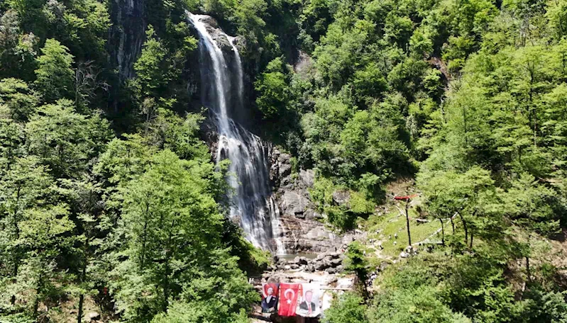 Mençuna Şelalesi’ne doğa yürüyüşü düzenlendi
