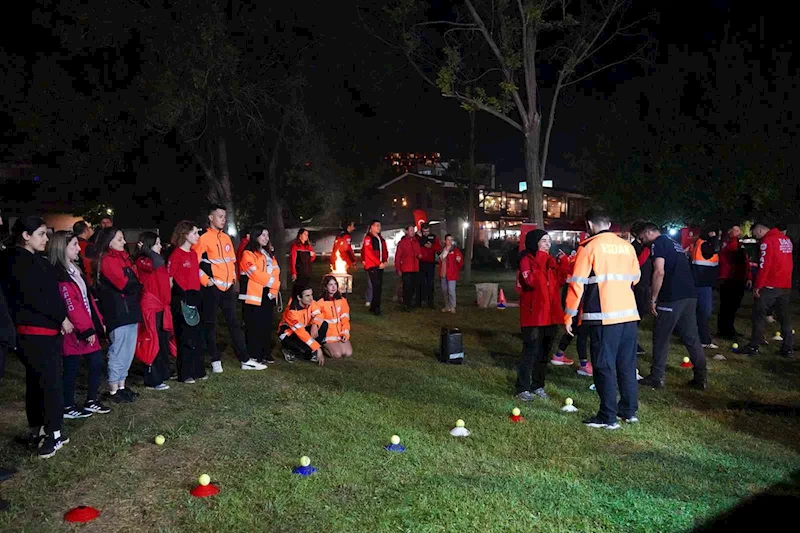 Arama kurtarma profesyonelleri ve gönüllüleri bu kampta buluştu
