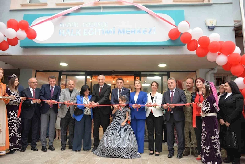 Bozüyük HEM’de sene sonu sergisi açıldı
