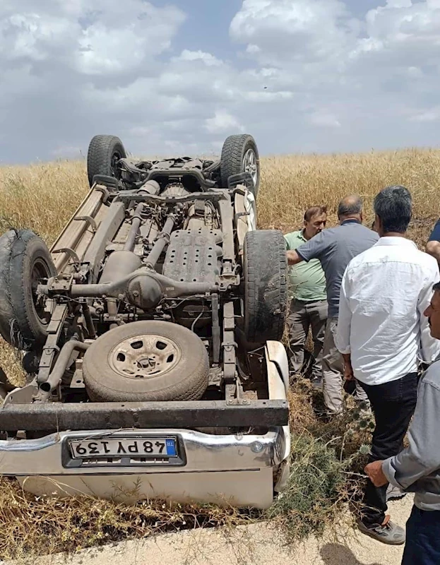 Diyarbakır’da pikap takla attı: 3 yaralı
