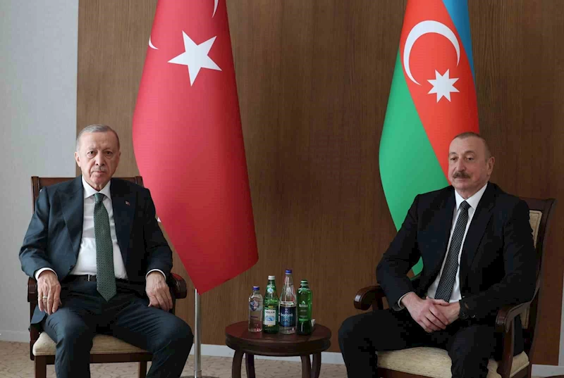 Cumhurbaşkanı Erdoğan, Azerbaycan Cumhurbaşkanı Aliyev ile görüştü
