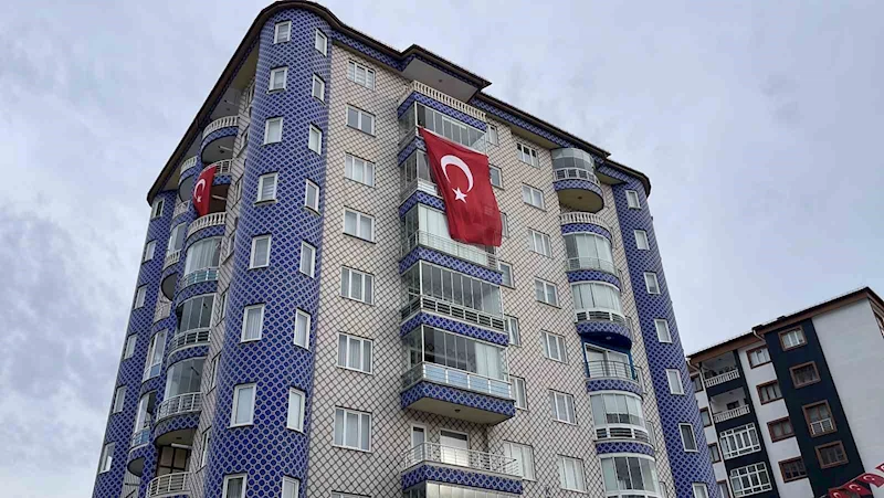 Sivas’a şehit ateşi düştü, baba ocağına Türk bayrağı asıldı
