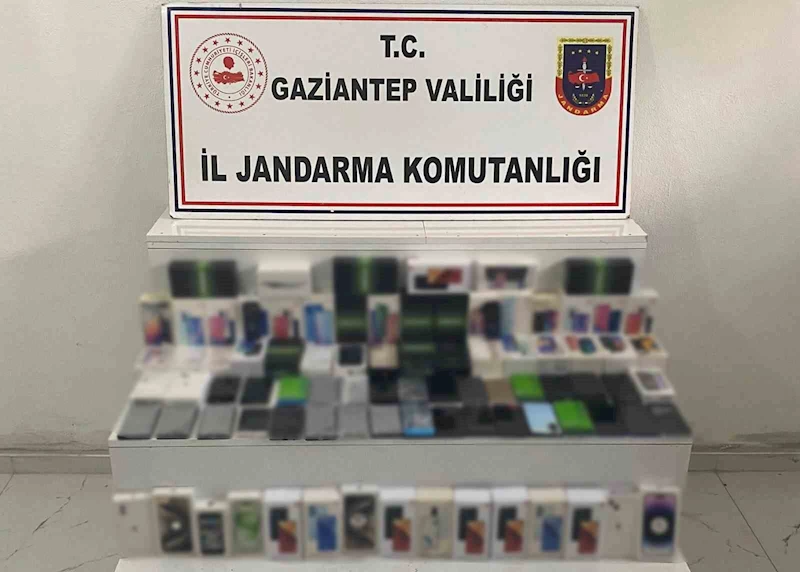 Gaziantep’te 2 milyon TL değerinde kaçak telefon ele geçirildi
