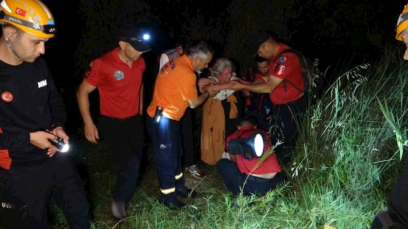 Kaybolan Alzheimer hastası yaşlı kadın 18 saat sonra tarlada bitkin halde bulundu
