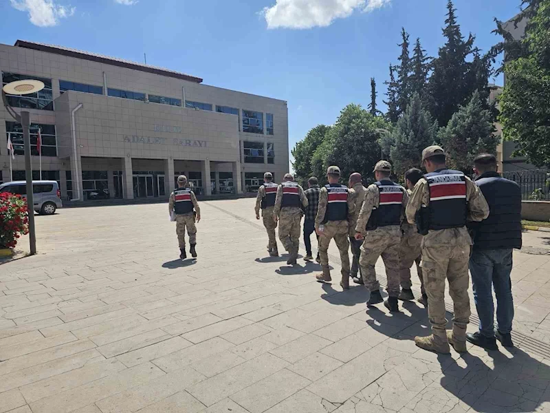 Kilis’te sit alanında kaçak kazı yapan 5 şüpheli suçüstü yakalandı

