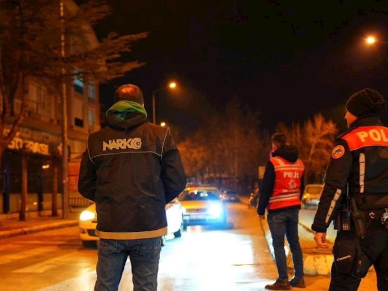 Isparta’da asayiş ve trafik uygulamasında 12 sürücüye ceza kesildi
