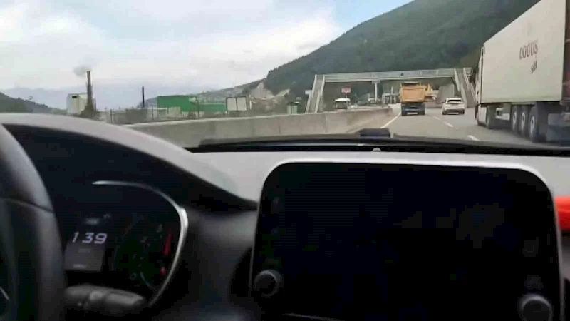 D-650’de otomobiller kamyona yetişemedi
