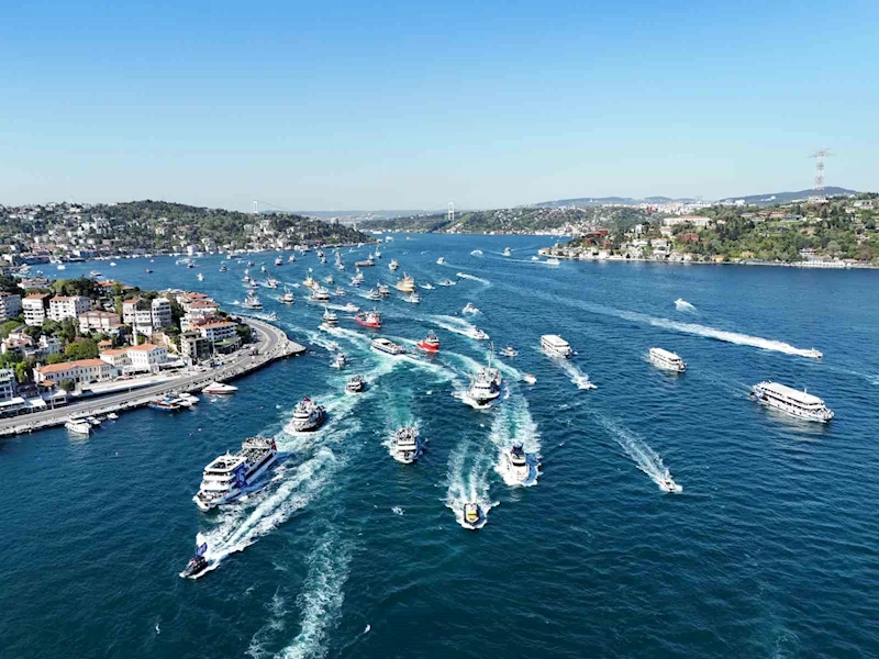 Şampiyon Sarıyer’den boğazda kutlama
