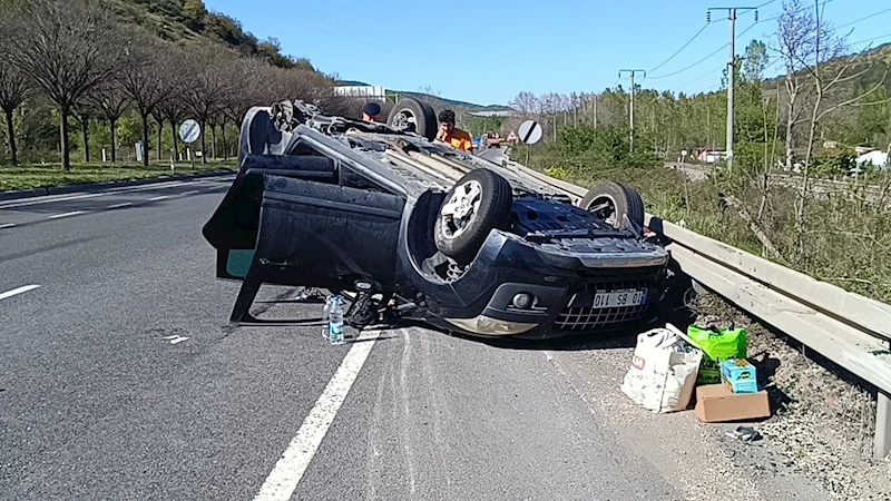 Pazaryeri’nde çarpışan otomobillerden biri takla attı: 1 yaralı
