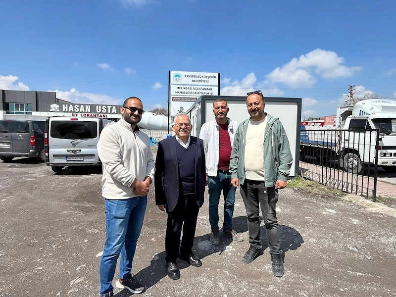 Başkan Büyükkılıç, Anbar’da cami inşaatını inceledi
