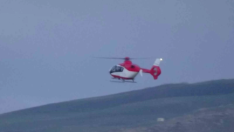 Ambulans helikopter 10 günlük bebek için havalandı
