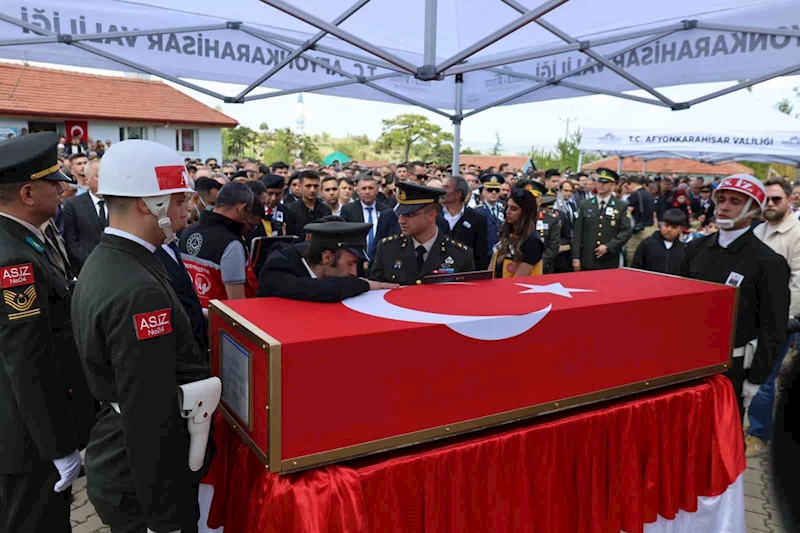 Afyonkarahisar kahramanını uğurladı
