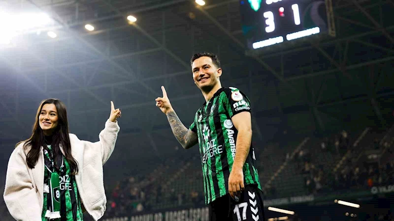 Kocaelispor’da Oğulcan Çağlayan mağlubiyetler için taraftardan özür diledi
