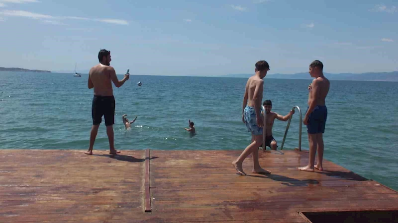 Kuzey Ege de deniz sezonu açıldı
