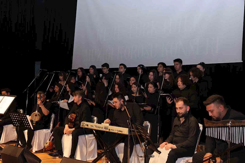 KEAL Türk Halk Müziği Korosu konseri büyük beğeni topladı
