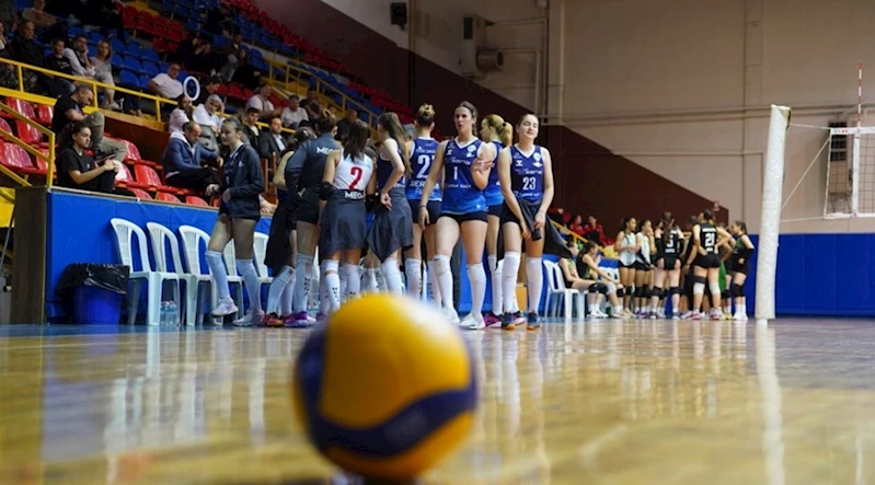 Yıldız kızlar voleybol yarı finalleri Isparta’da başladı
