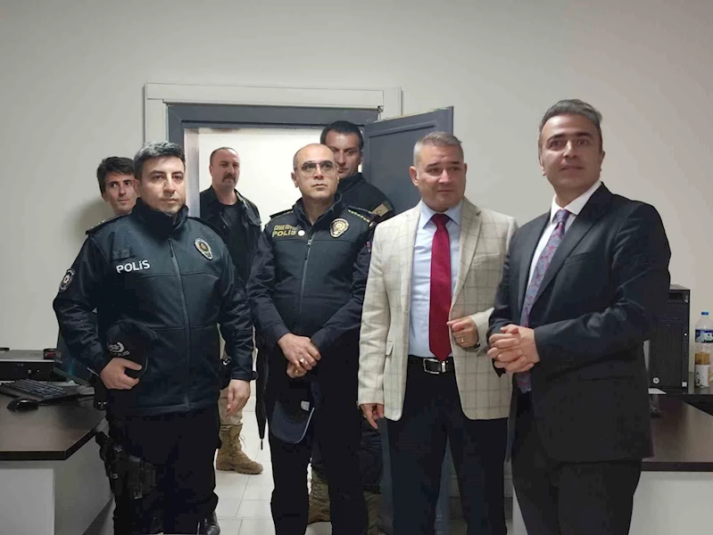 Vali Çiçek: 