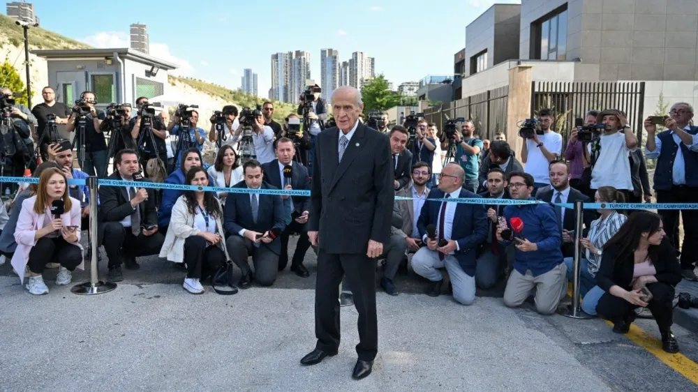 Devlet Bahçeli, Sırrı Süreyya Önder için düzenlenen anma programına katıldı