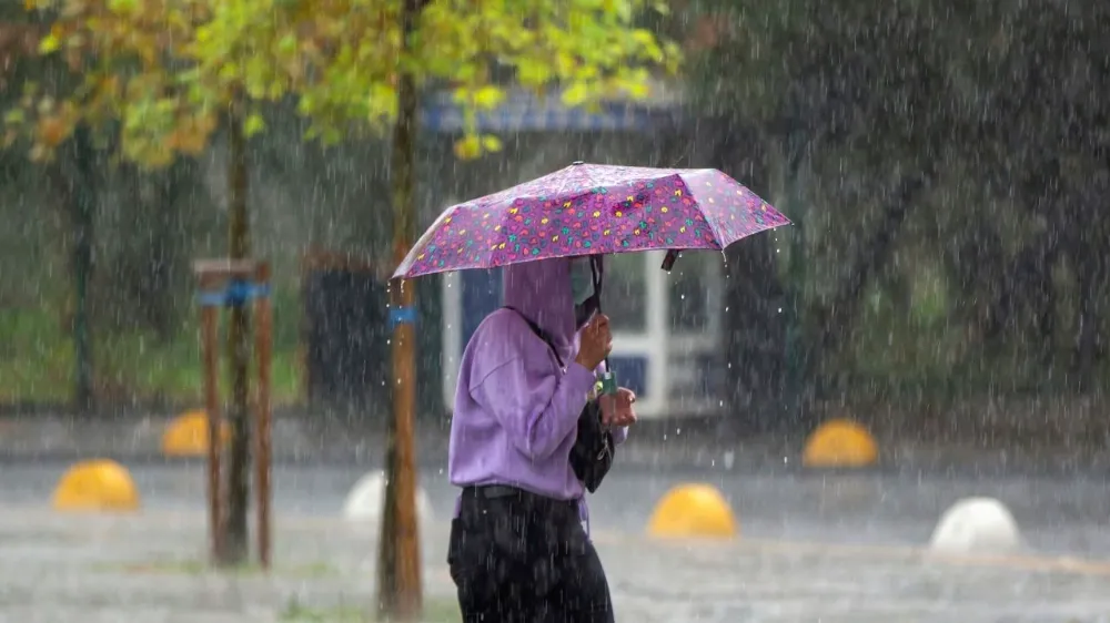 Yağmur geliyor, yaz havası bitiyor