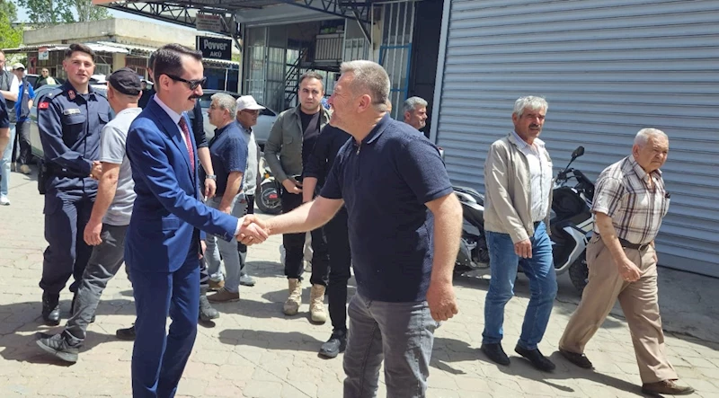 Gördes sanayi sitesi esnafı 5 bin kişilik yemek hayrı yaptı
