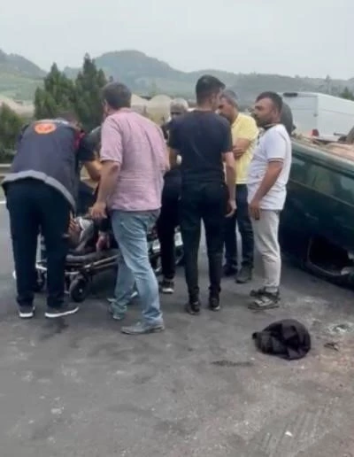 Osmaniye’de tıra arkadan çarpan otomobil takla attı: 2 kişi yaralandı
