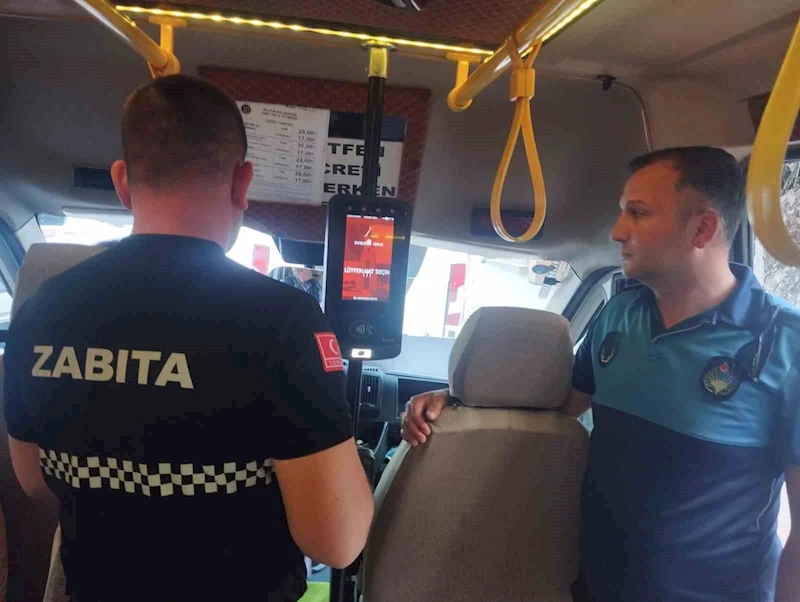 Zabıtalar halk otobüslerinde denetleme yaptı
