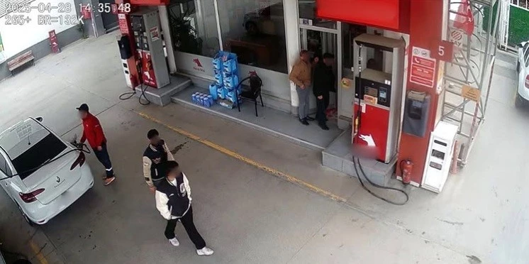 Dolandırıcılar suçüstü kıskıvrak yakalandı

