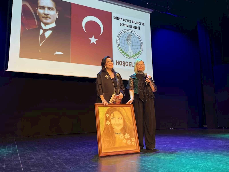 Türkan Şoray’ın tablosu ve imzaladığı kitabı eğitime destek için 1 milyona alıcı buldu
