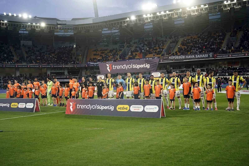 Trendyol Süper Lig: Başakşehir: 0 - Fenerbahçe: 0 (Maç devam ediyor)
