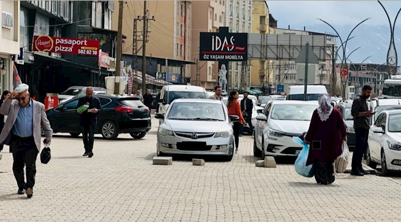 Yüksekova’da park sorunu
