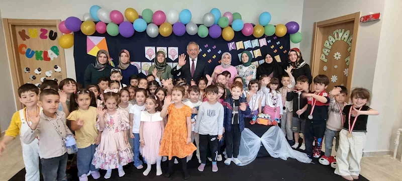 Kur’an kursu öğrencileri karne sevinci yaşadı
