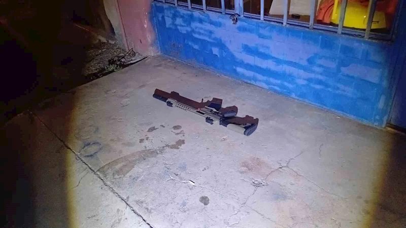 Tekel bayisinde çıkan kavganın ardından polis ekiplerinden kaçan 4 kişi, kovalamaca sonucu yakalandı
