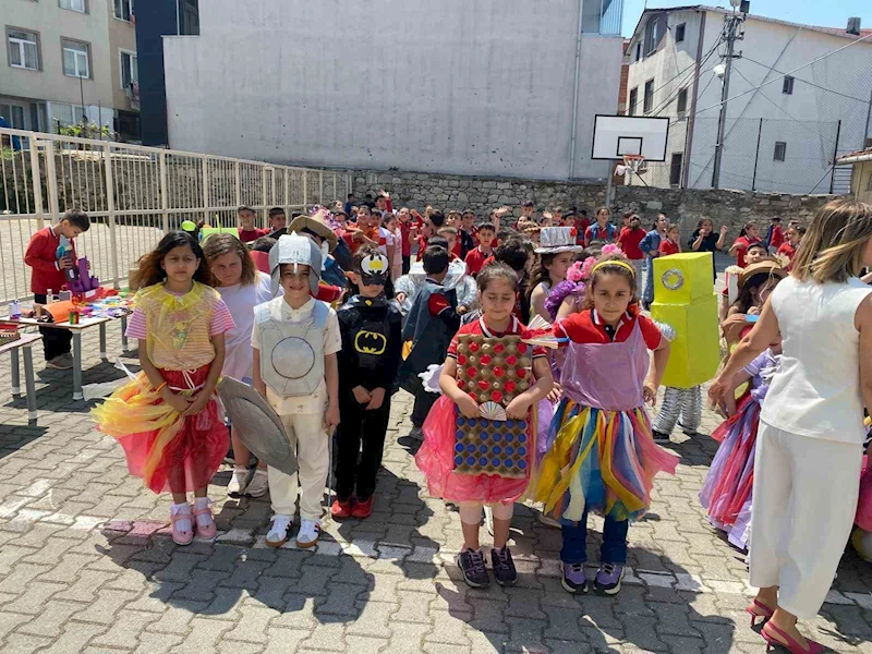 Sinop’ta atıklar öğrencilerin elinde sanata dönüştü
