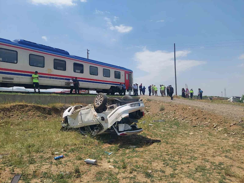 Muş’ta tren otomobile çarptı: 1 yaralı
