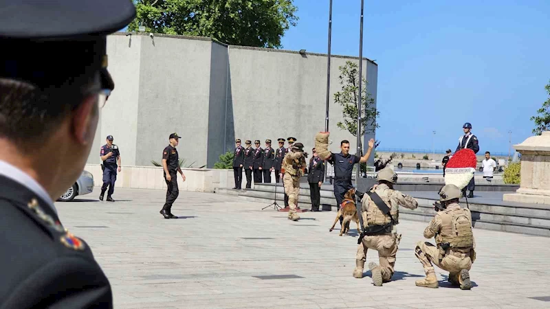 Saldırı köpeği, jandarmanın caydırıcı yüzünü gösterdi
