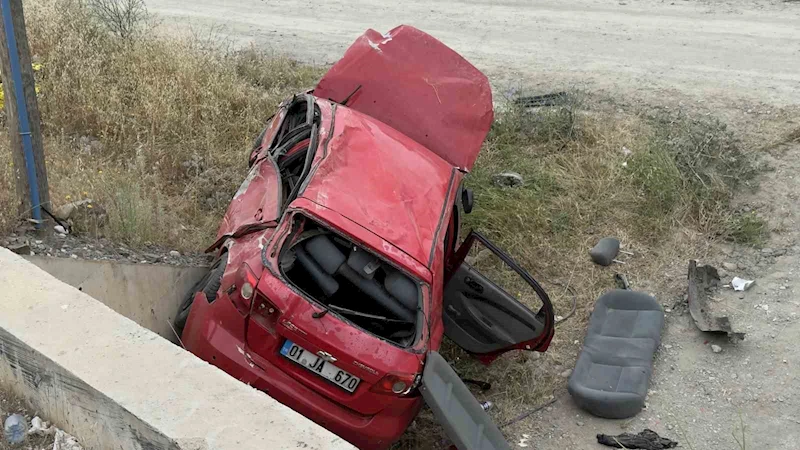 Hurdaya dönen otomobilden sağ kurtuldu
