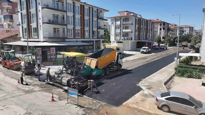 Yeşilyurt’ta yollar baştan aşağı yenileniyor
