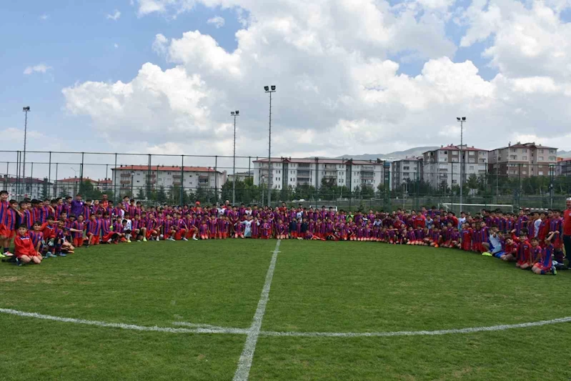Altınordu futbol şenliği Erzurum’da yapıldı
