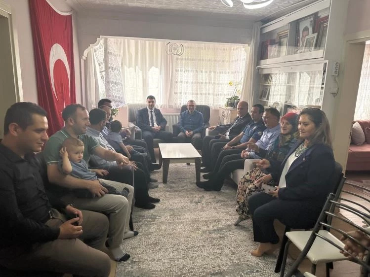 Osmaneli’nde şehit ailelerine anlamlı ziyareti
