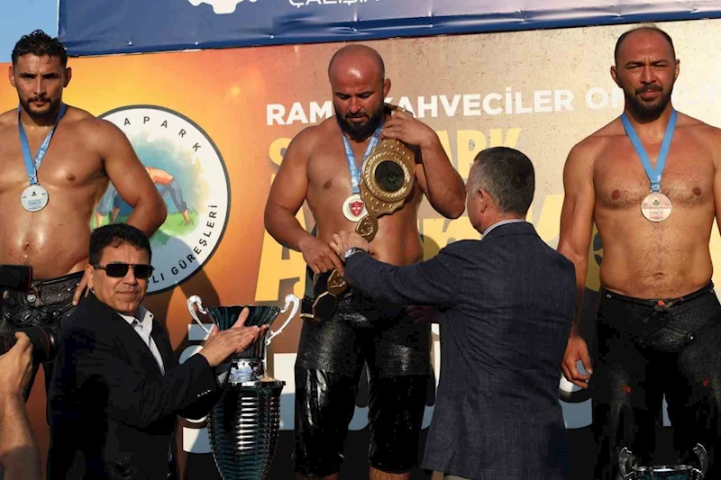 Orhan Okulu, Sekapark’ta altın kemerin sahibi oldu
