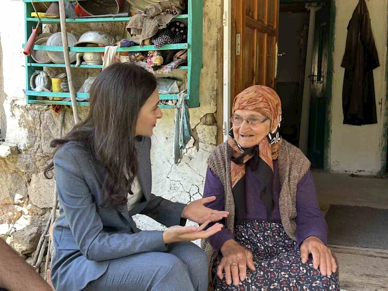 Balıkesir’de 84 yaşındaki teyzenin kaymakam heyecanı
