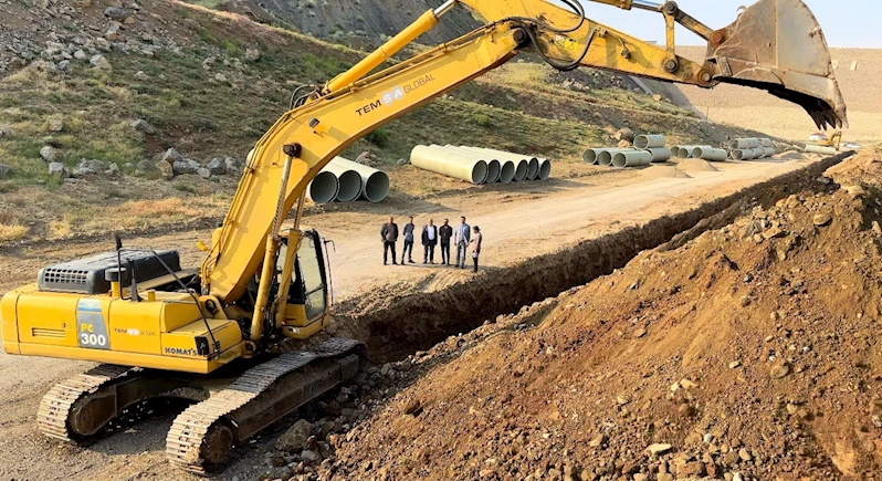 Yüksekova’nın tarımına dev yatırım: Sulama projesinde boru döşeme çalışmaları başladı
