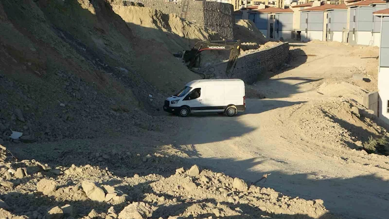 Malatya’da şantiye alanında top mermisi bulundu
