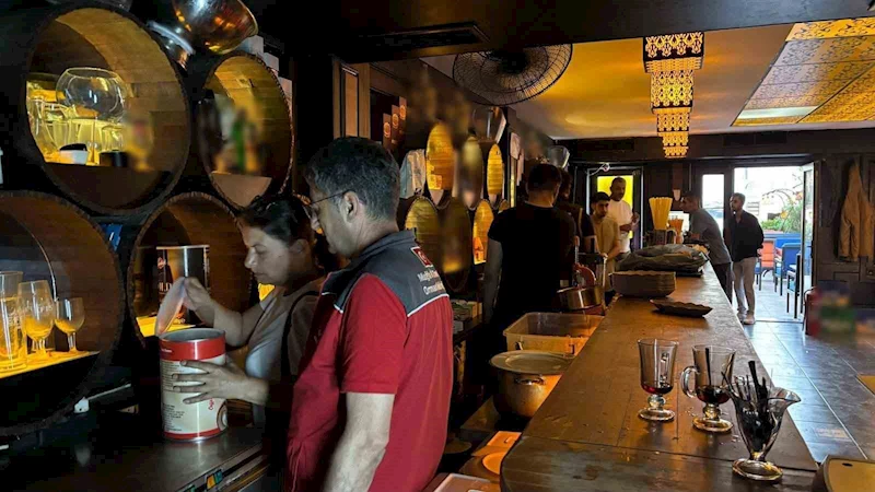 Marmaris’te gıda denetimleri gece saatlerinde de sürüyor
