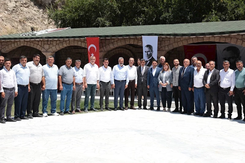 Başkan Öntürk, Amanos muhtarlarıyla buluştu
