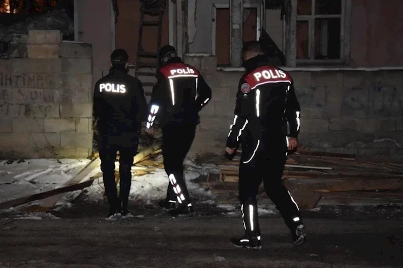 Erzincan’da aranması bulunan 17 şahıs yakalandı
