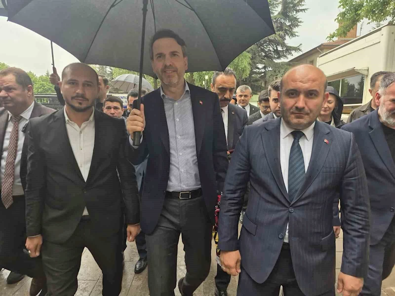 Başkan Yıldız, Bakan Bayraktar’ın Eti Maden Kırka’ya 400 işçi alınacağı müjdesini değerlendirdi
