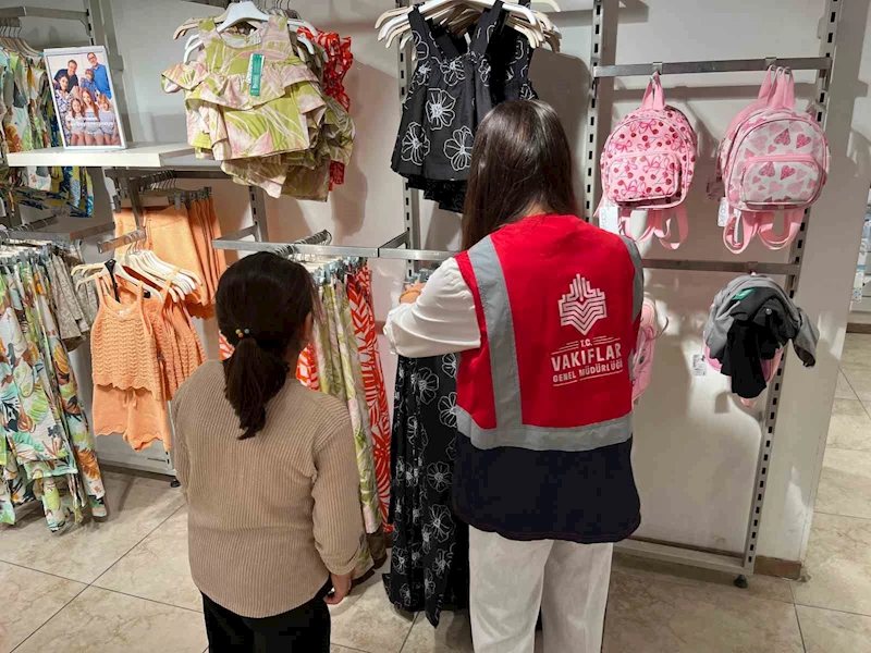 İzmir Vakıflar’dan 624 minik kalbe bayram sevinci
