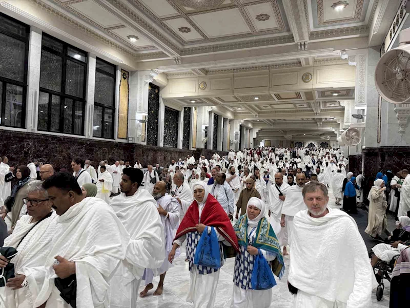 Suudi Arabistan’da hacı adaylarına bedava tıraş
