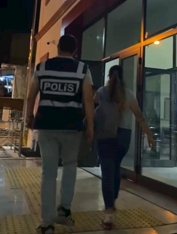 Aranan 2 hükümlü İzmir’de yakalandı

